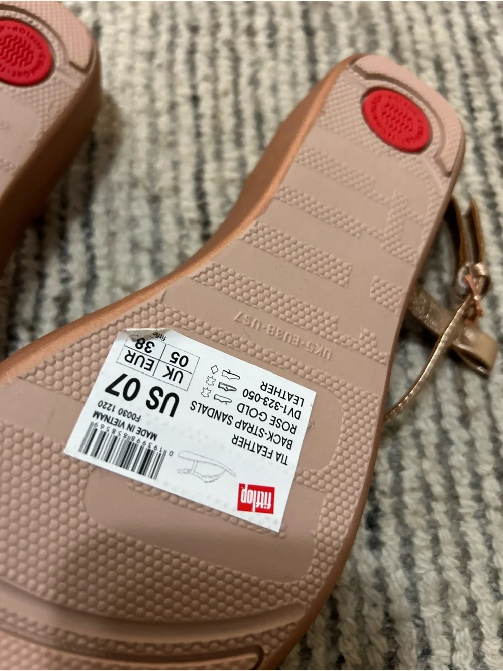 Fitflop Tia Feather Women’s Metallic Leaf Thong Sandals Rose Gold Size 7